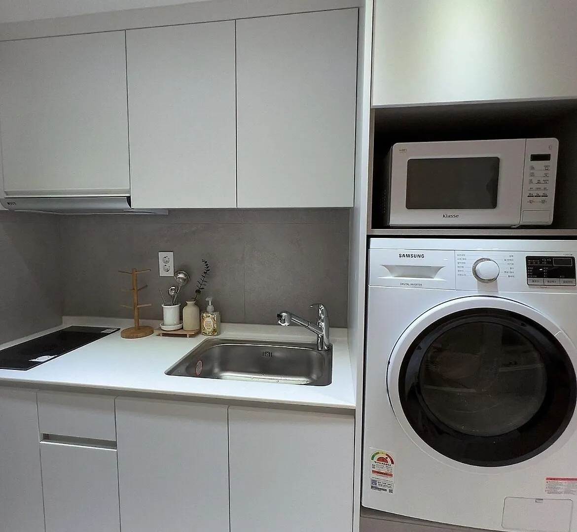 Cozy Yeongdeungpo Guro Digital Complex Station Double Room Seoul