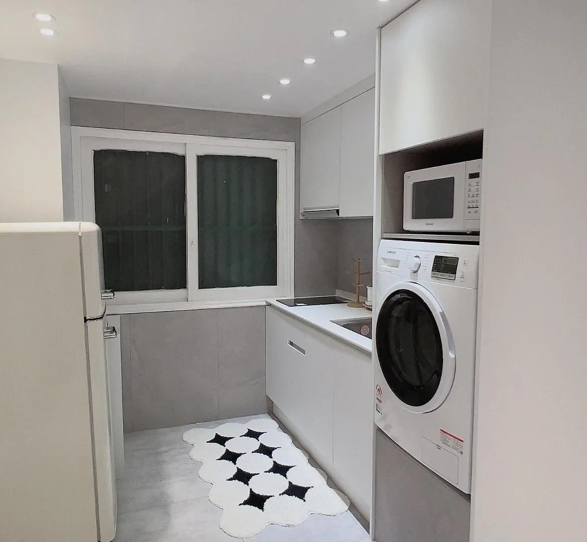 Apartment Cozy Yeongdeungpo Guro Digital Complex Station Double Room Seoul South Korea